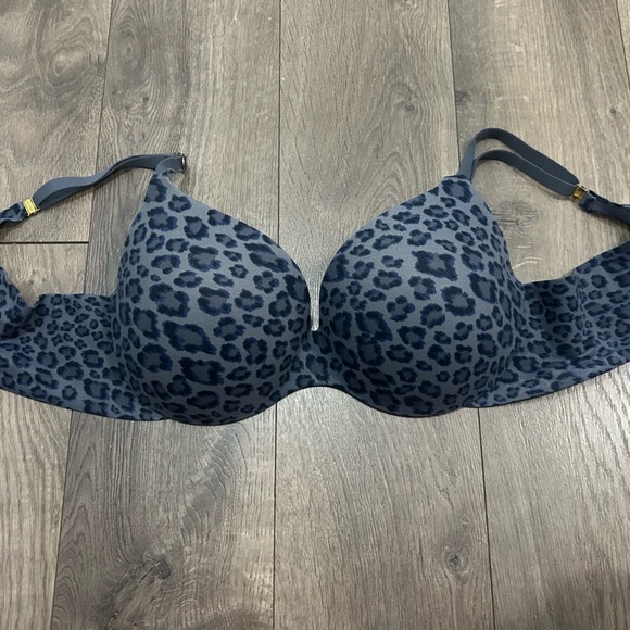 Leopard Victoria’s Secret “Incredible” Bra (38C) - Picture 1 of 5